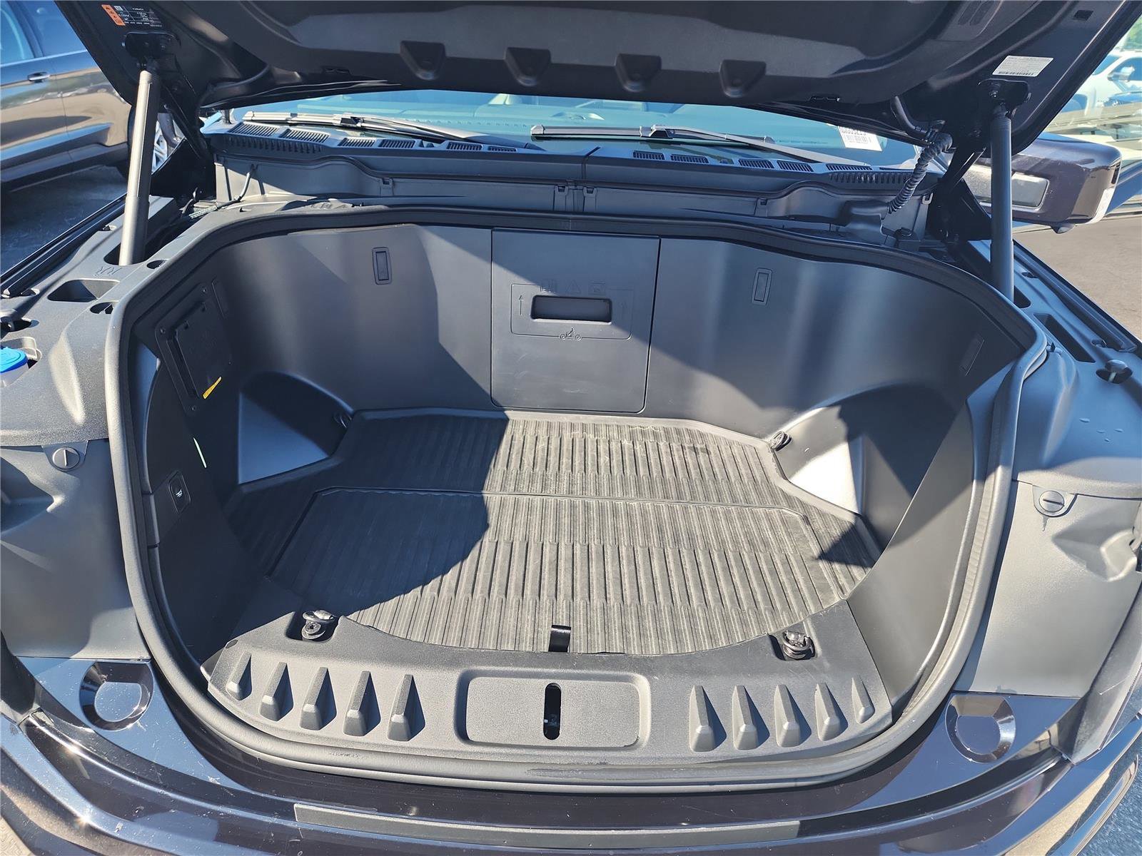 Certified 2022 Ford F150 Lightning Lariat image 12