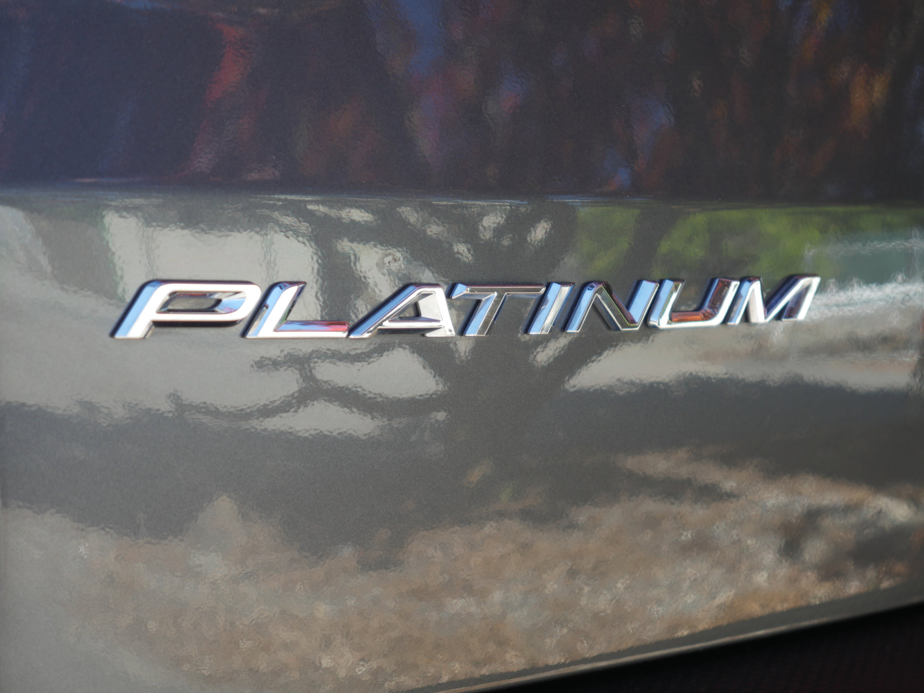 Certified 2025 Ford Escape Platinum AWD/4WD image 18