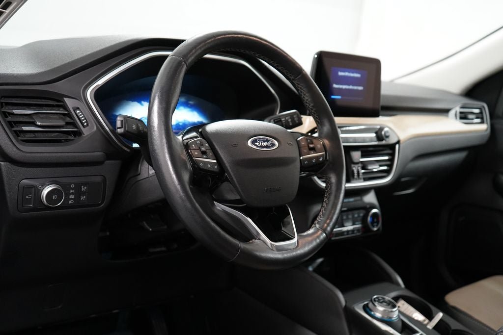 Certified 2022 Ford Escape Titanium w/ Titanium Elite Package AWD/4WD image 15