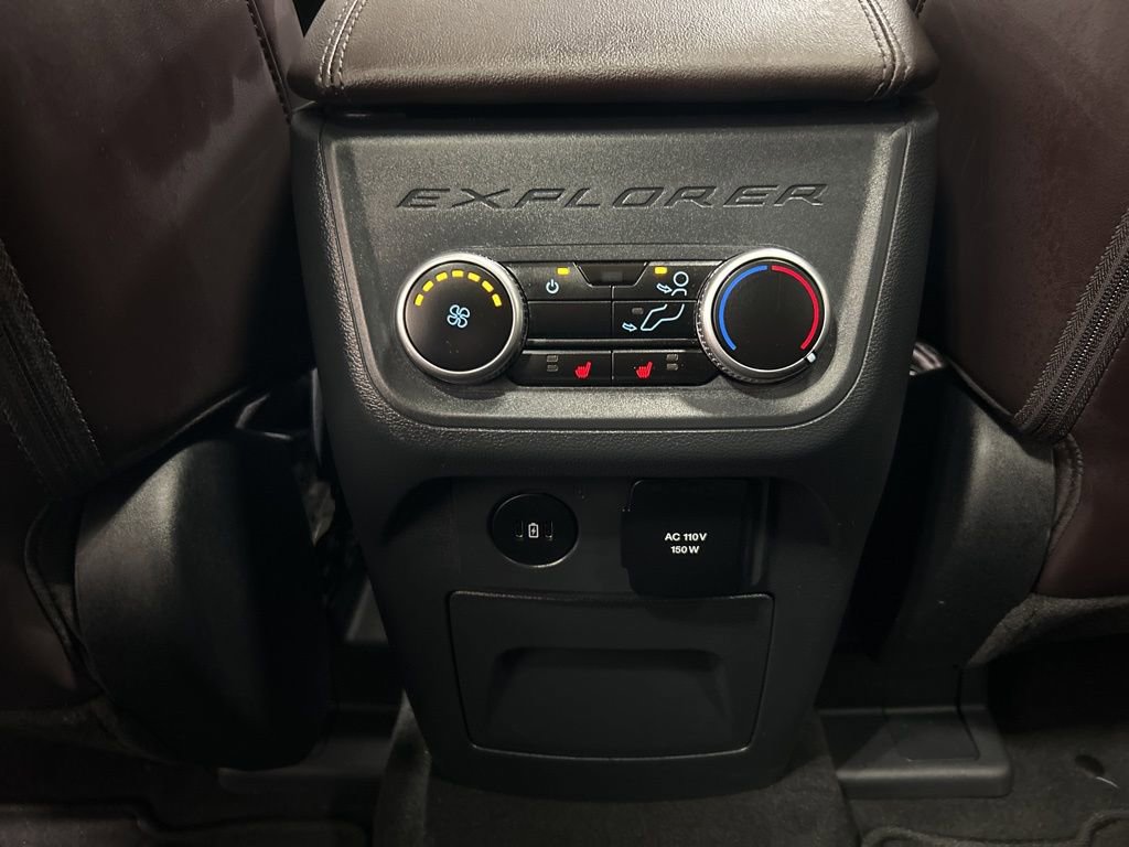 Certified 2025 Ford Explorer Platinum w/ Ultimate Package image 34