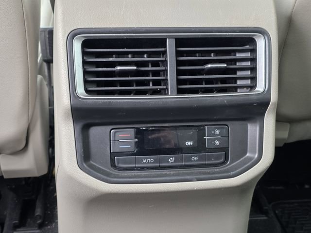 Used 2024 Volkswagen Atlas SE w/ Black Wheel Package image 19