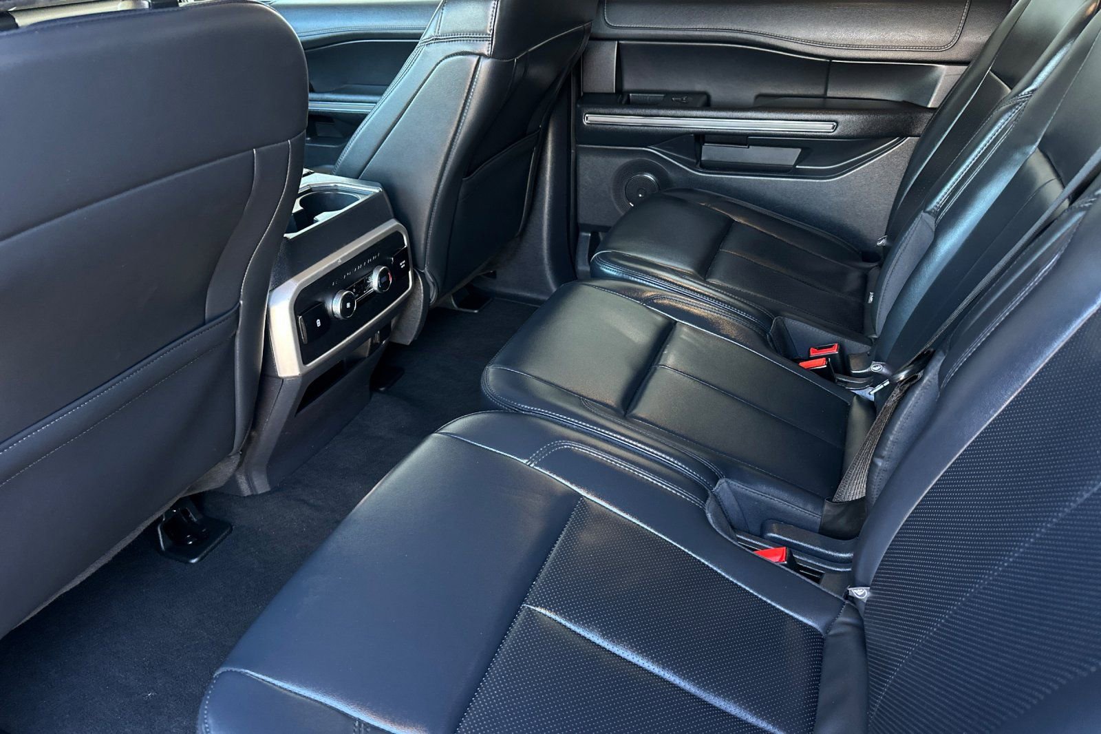 Certified 2024 Ford Expedition Max XLT RWD image 11