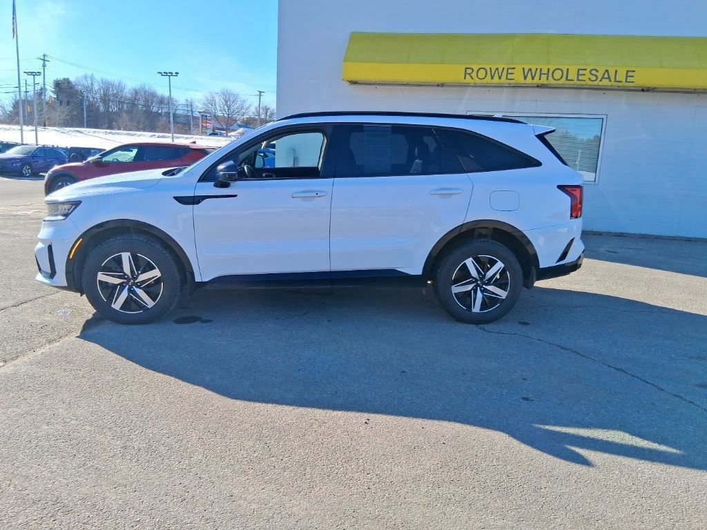 Used 2021 Kia Sorento EX image 2