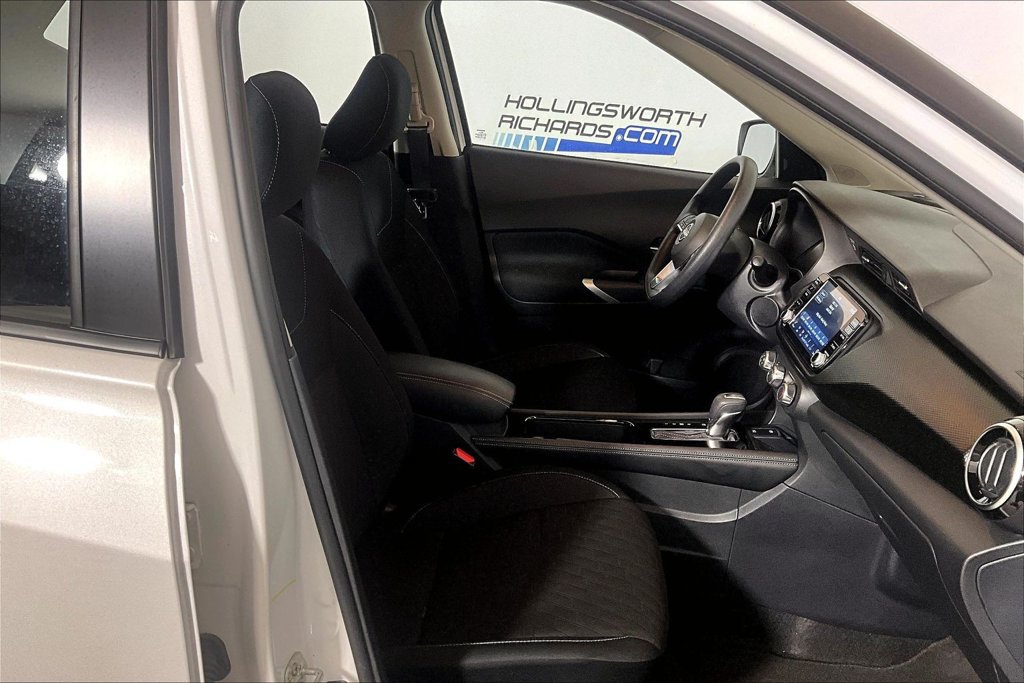 Used 2024 Nissan Kicks SV FWD image 6