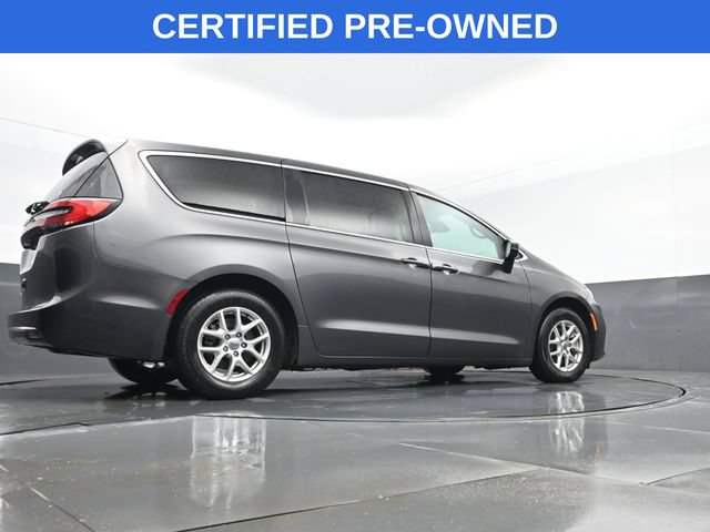 Used 2023 Chrysler Pacifica Touring-L FWD image 27