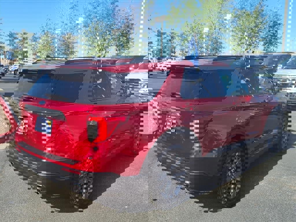 Certified 2023 Ford Explorer XLT w/ Equipment Group 202A image 5