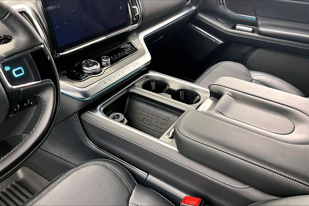 Certified 2025 Ford Expedition Platinum w/ Stealth Performance Package image 15