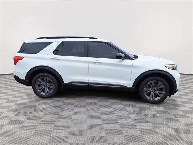 Certified 2022 Ford Explorer XLT w/ Equipment Group 202A image 6
