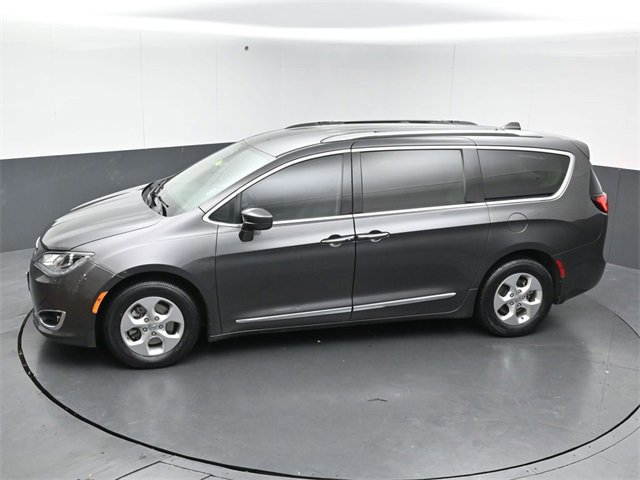 Used 2017 Chrysler Pacifica Touring-L Plus image 7