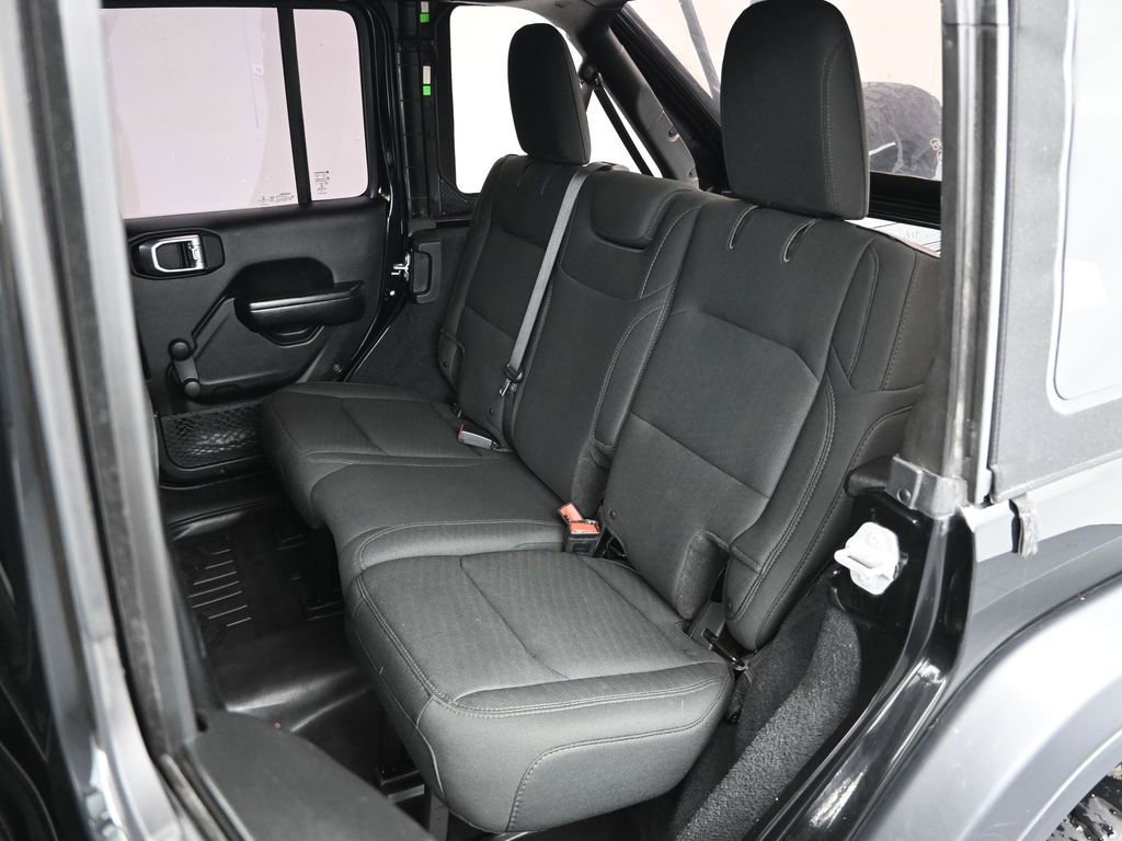 Used 2018 Jeep Wrangler Unlimited Sport image 23