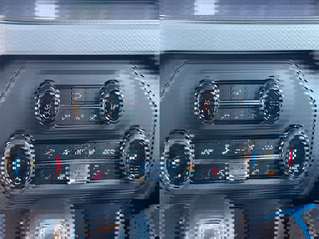 Certified 2024 Ford Bronco Black Diamond image 23