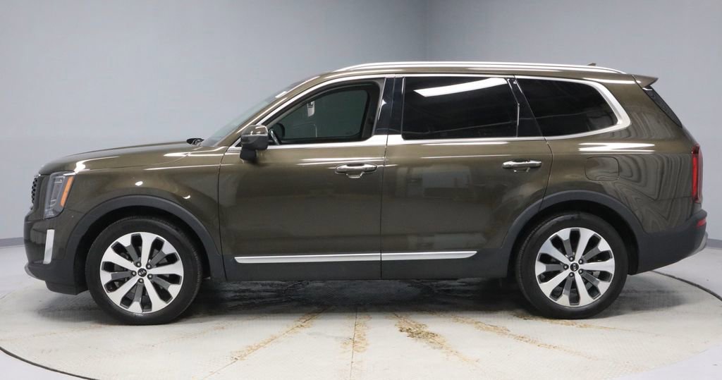 Used 2020 Kia Telluride S w/ S 8 Passenger Seating Package image 2