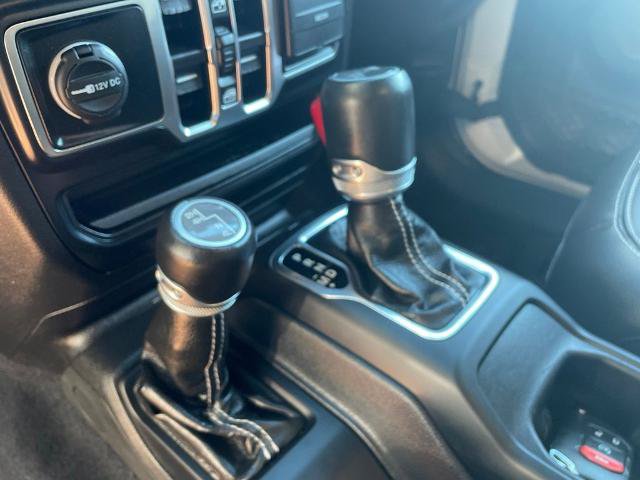 Used 2022 Jeep Wrangler Unlimited Sahara w/ Cold Weather Group AWD/4WD image 20