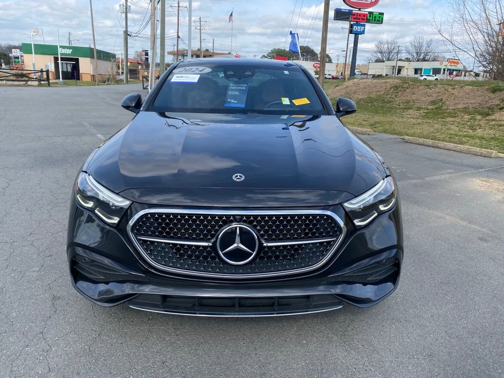 Used 2024 Mercedes-Benz E 350 4MATIC Sedan image 2