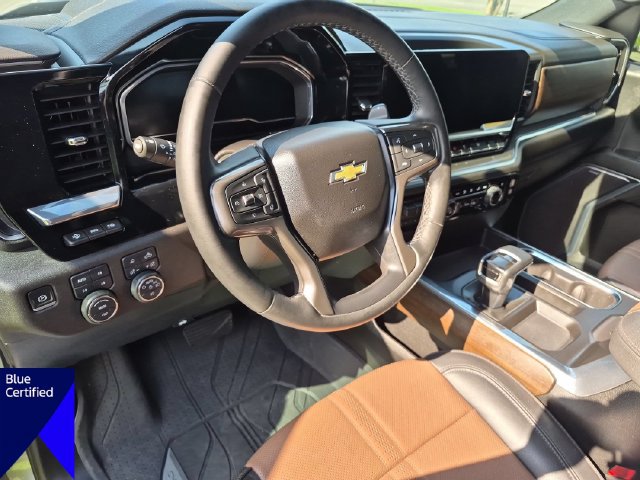 Used 2024 Chevrolet Silverado 1500 High Country w/ High Country Premium Package AWD/4WD image 16