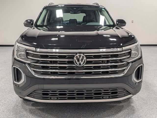Used 2024 Volkswagen Atlas SE AWD/4WD image 3