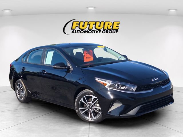Used 2023 Kia Forte LXS w/ LXS Technology Package FWD image 7
