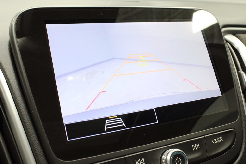 Used 2024 Chevrolet Malibu LT FWD image 3