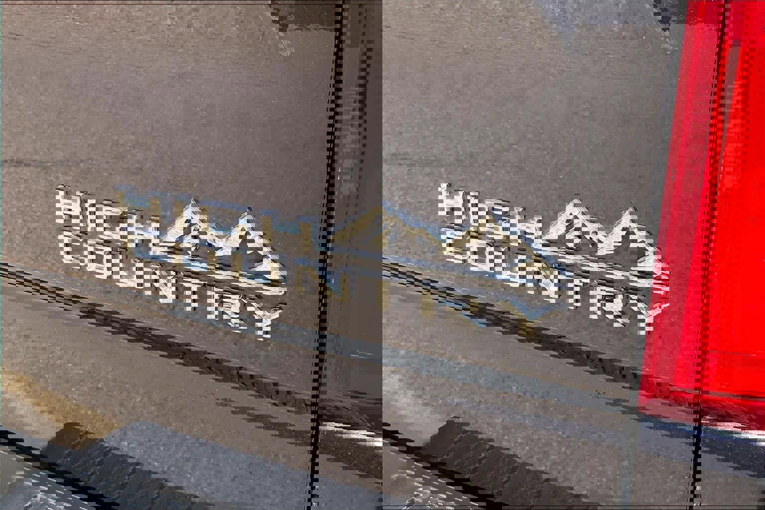 Used 2024 Chevrolet Silverado 1500 High Country w/ Technology Package AWD/4WD image 12