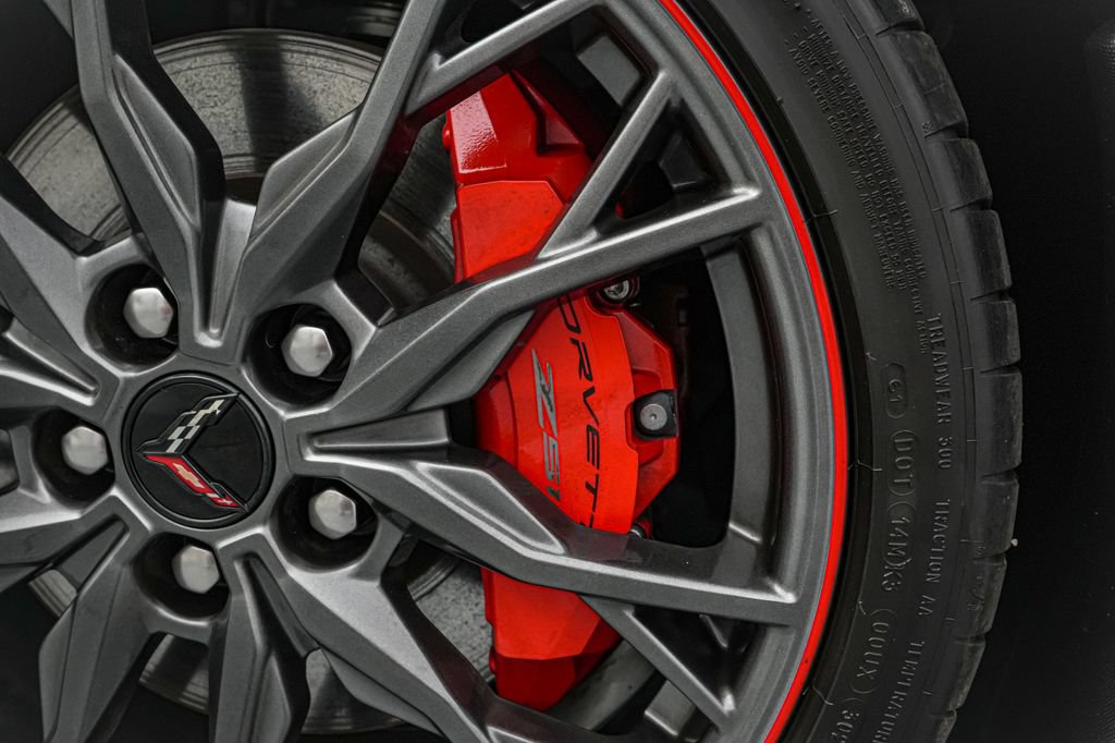 Used 2023 Chevrolet Corvette Stingray Premium Conv w/ Z51 Performance Package RWD image 13