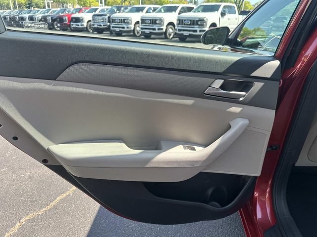 Used 2017 Hyundai Sonata SE w/ Cargo Package FWD image 27