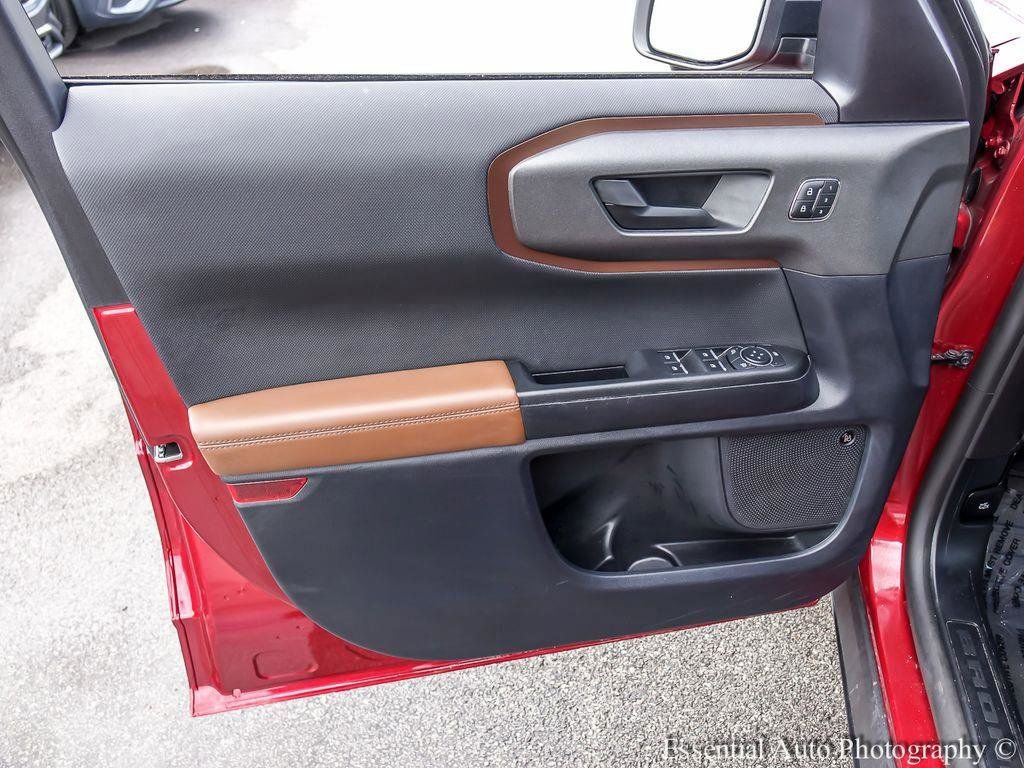 Certified 2025 Ford Bronco Sport Outer Banks w/ Outer Banks Tech Package+ AWD/4WD image 21