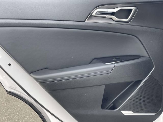 Used 2025 Kia Sportage EX w/ Premium Package image 10