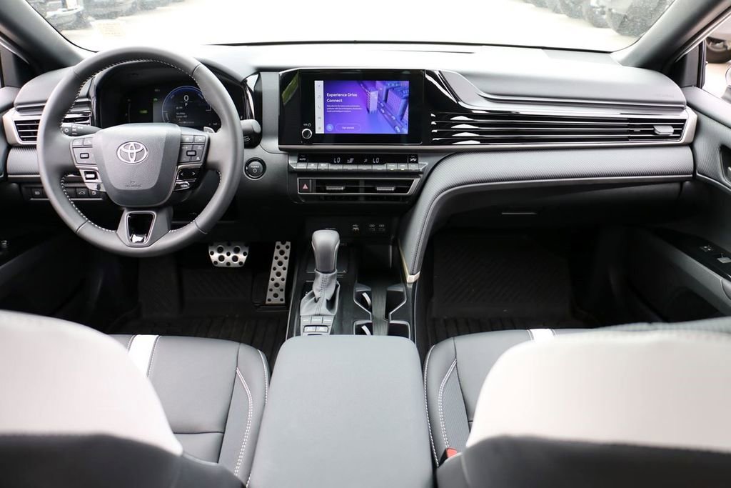 Used 2026 Toyota Camry XLE w/ Convenience Package image 25