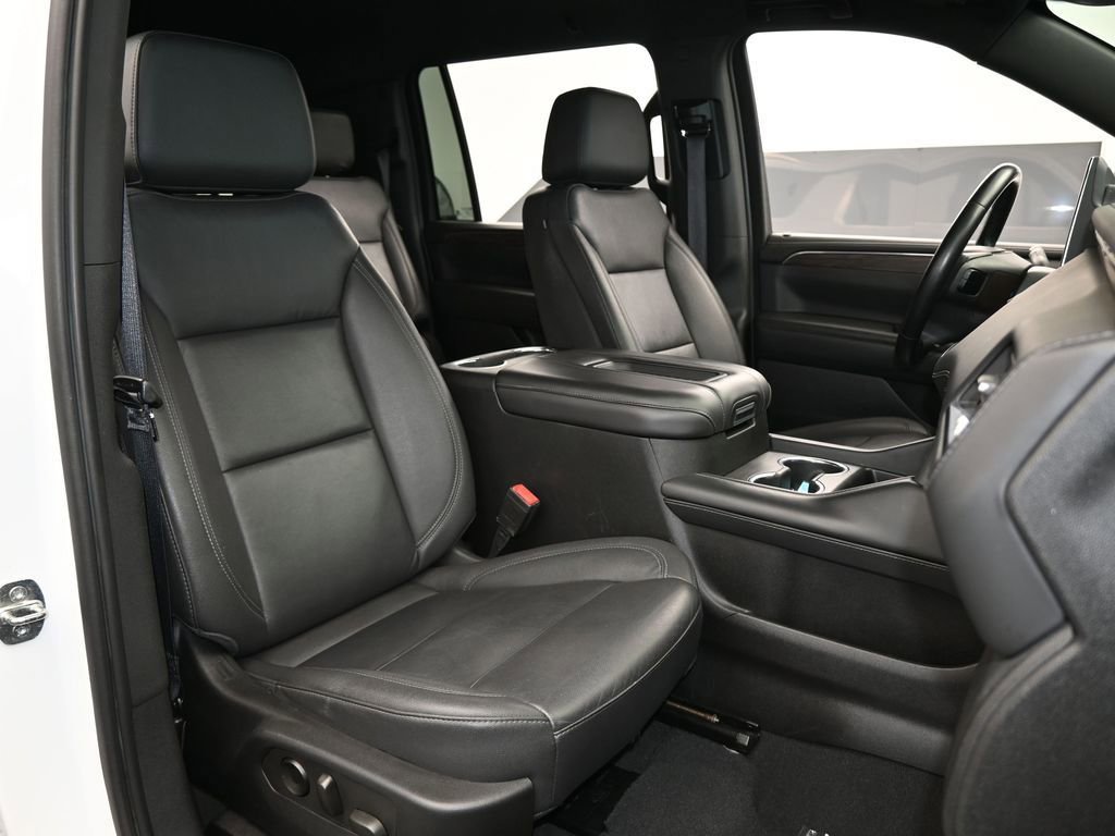 Used 2023 Chevrolet Suburban LT AWD/4WD image 37