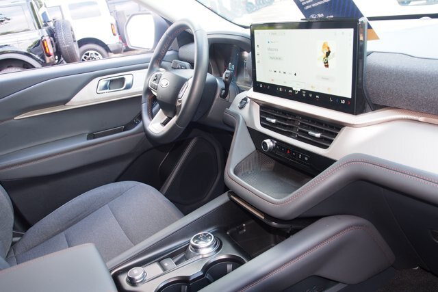 Certified 2025 Ford Explorer Active RWD image 10