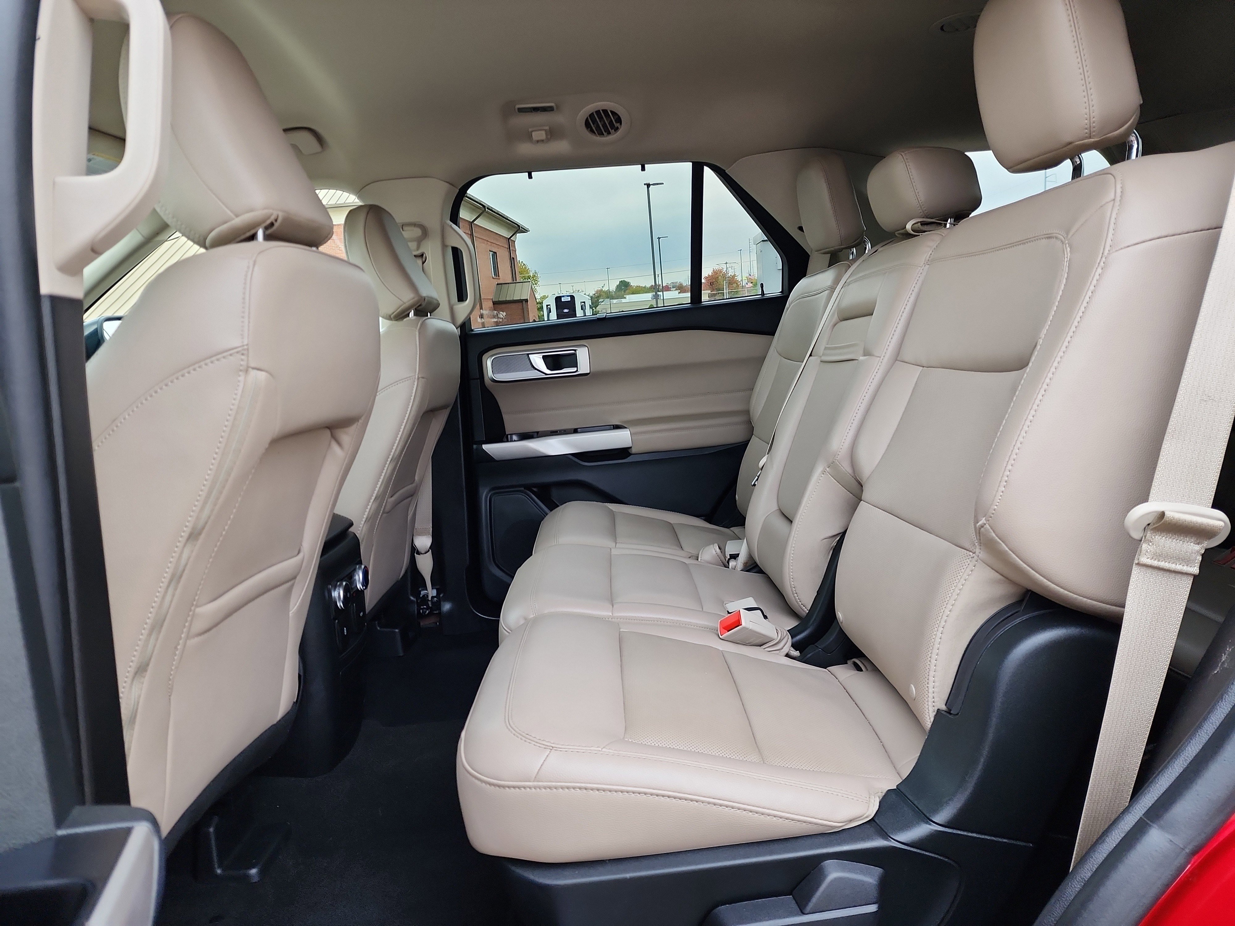 Certified 2023 Ford Explorer Limited image 11