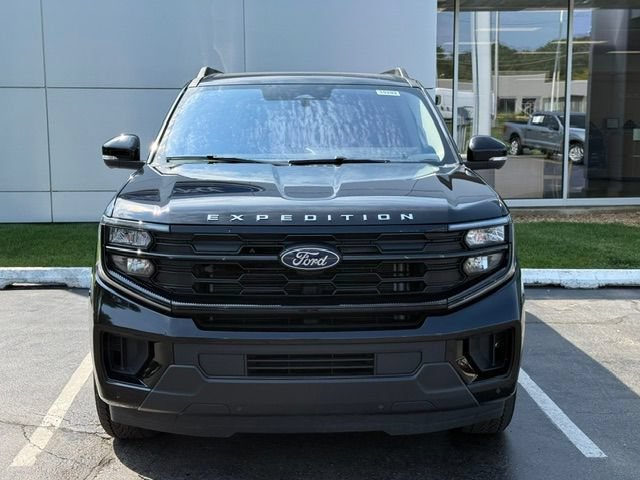 Certified 2025 Ford Expedition Max Active AWD/4WD image 3