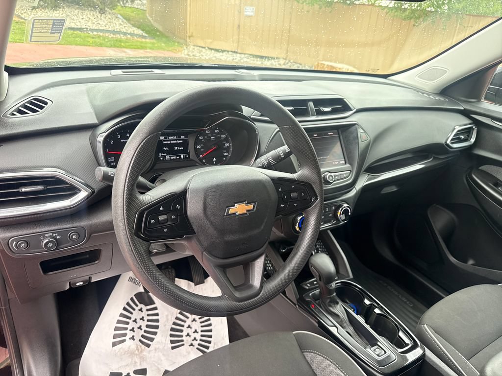 Used 2023 Chevrolet TrailBlazer LT AWD/4WD image 14