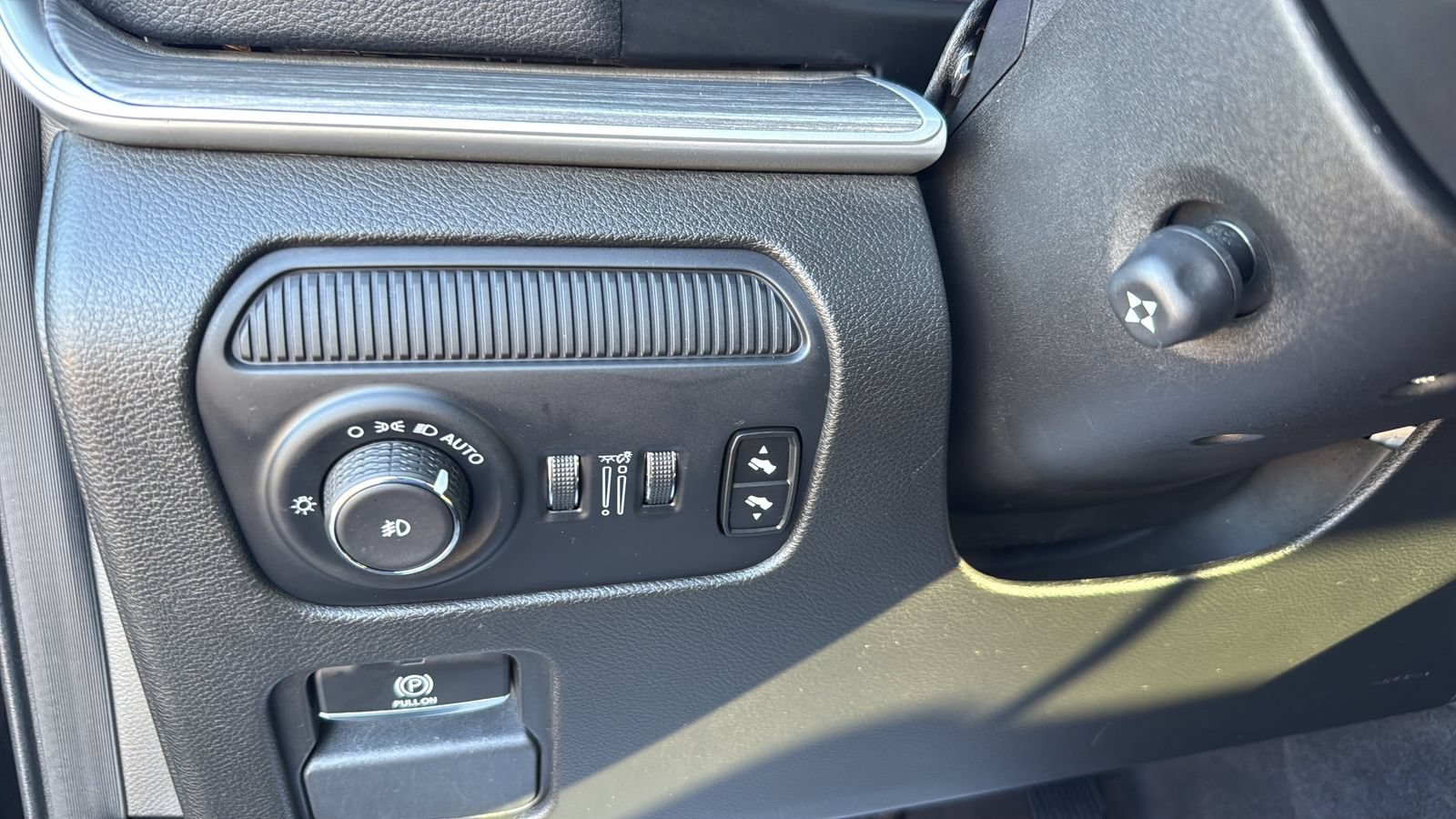 Used 2024 Jeep Wagoneer Series II w/ Flexible Seating Group AWD/4WD image 15