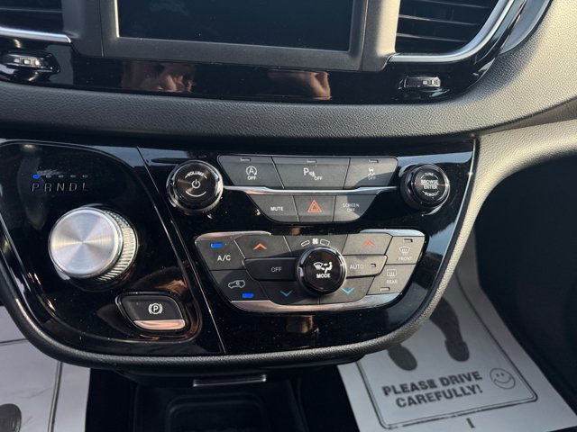 Used 2019 Chrysler Pacifica Touring Plus w/ S Appearance Package FWD image 12