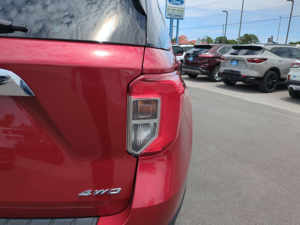 Certified 2023 Ford Explorer Limited w/ Equipment Group 301A AWD/4WD image 12