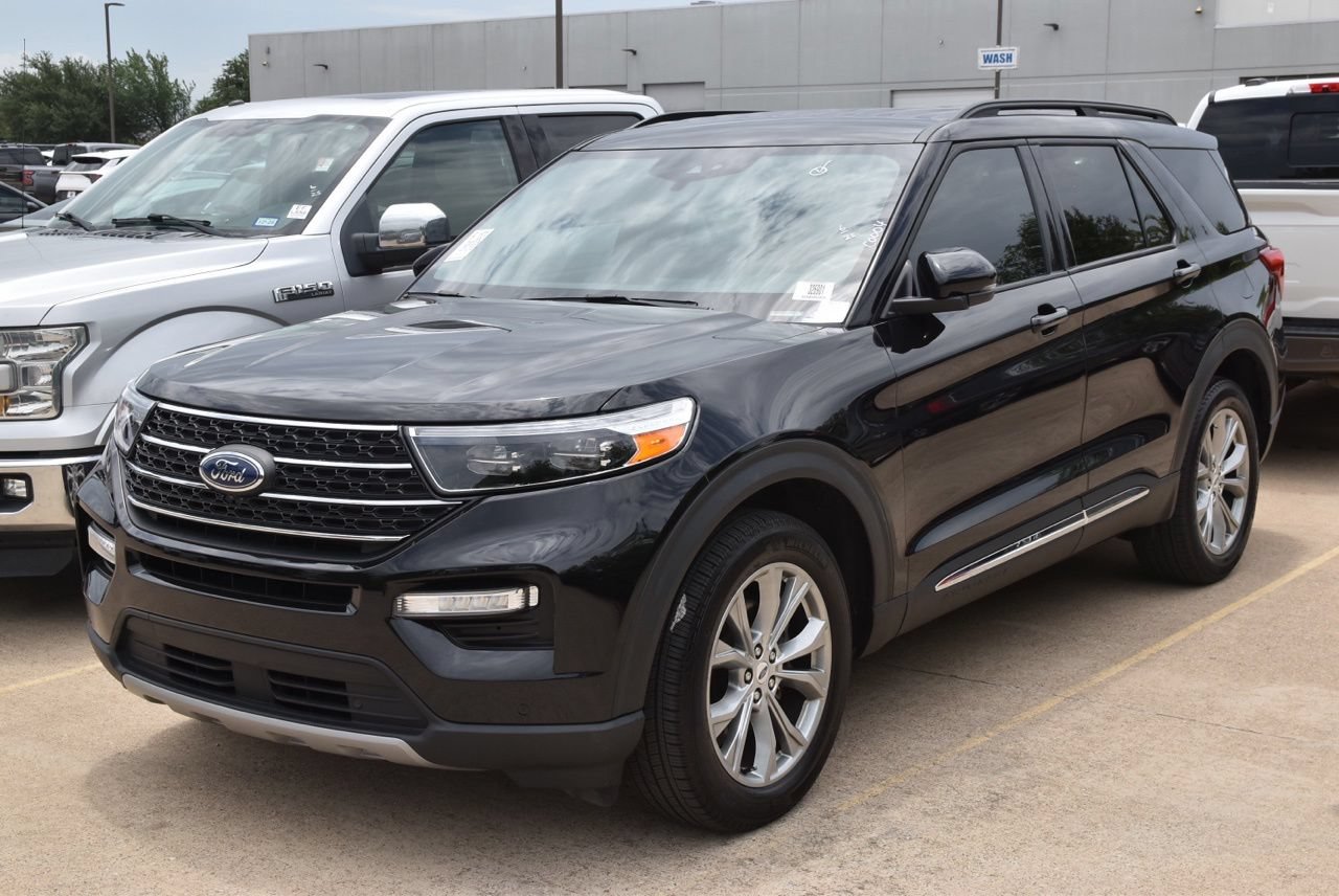 Certified 2023 Ford Explorer XLT w/ Equipment Group 202A AWD/4WD image 2