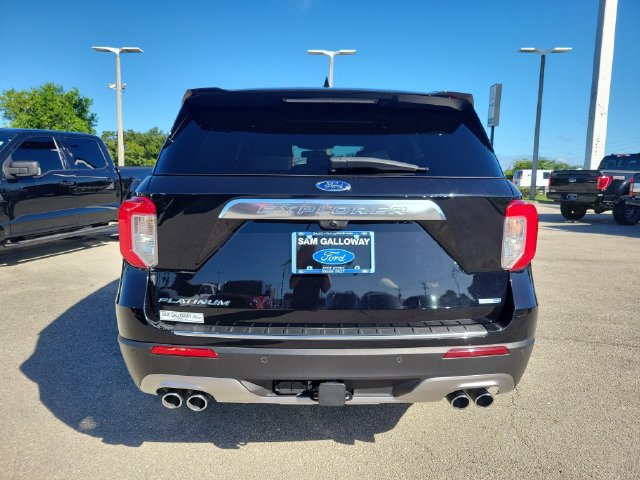 Certified 2020 Ford Explorer Platinum w/ Premium Technology Package AWD/4WD image 5