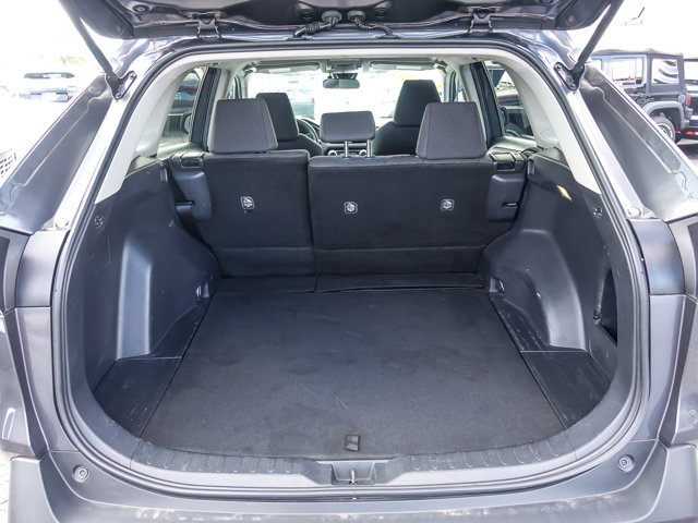 Used 2020 Toyota RAV4 LE w/ All Weather Liner Package AWD/4WD image 22