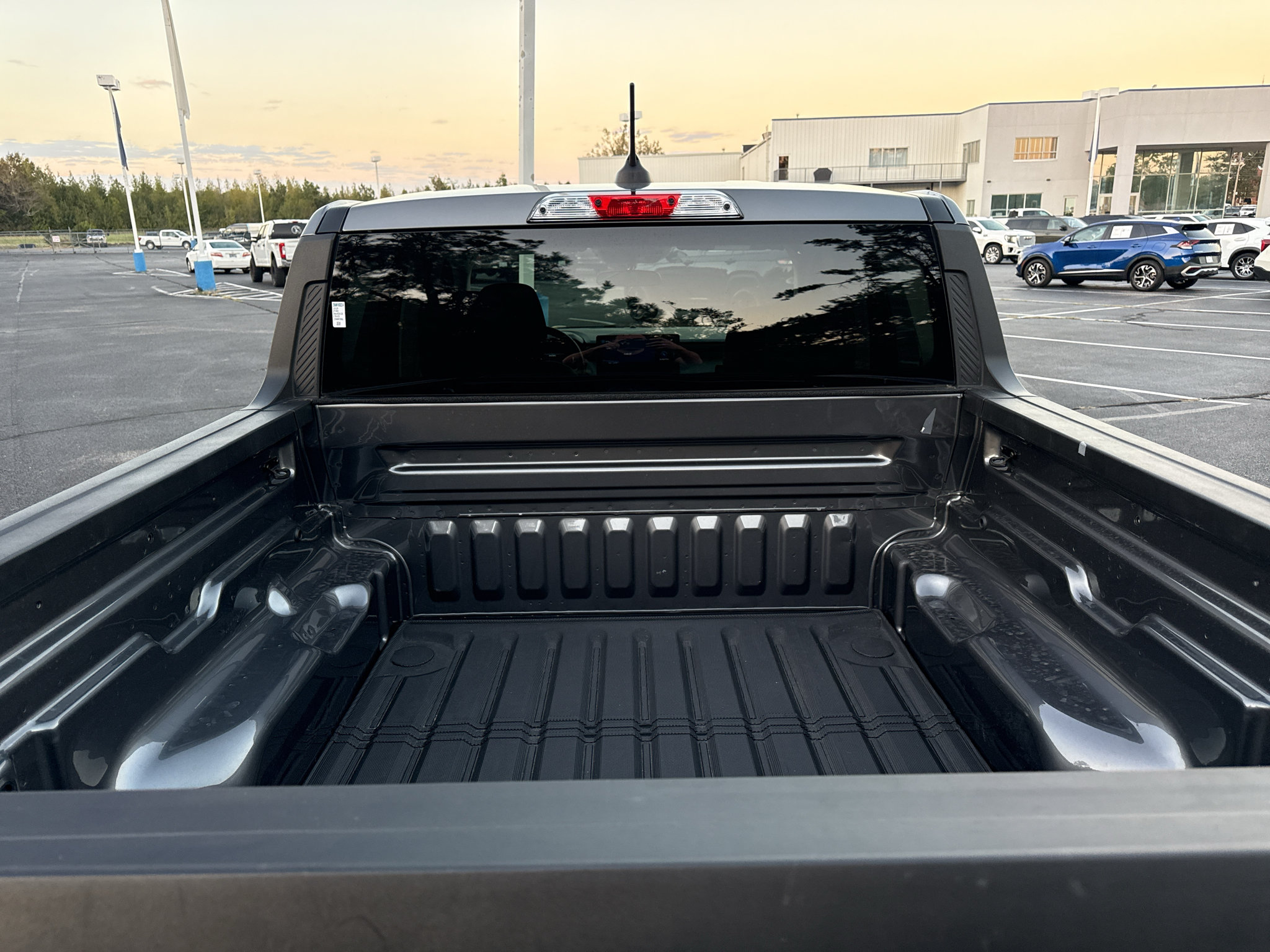 Certified 2025 Ford Maverick XLT w/ XLT Luxury Package FWD image 7