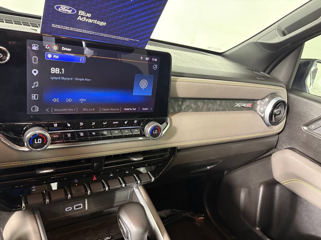 Used 2025 Chevrolet Colorado ZR2 w/ Technology Package AWD/4WD image 18