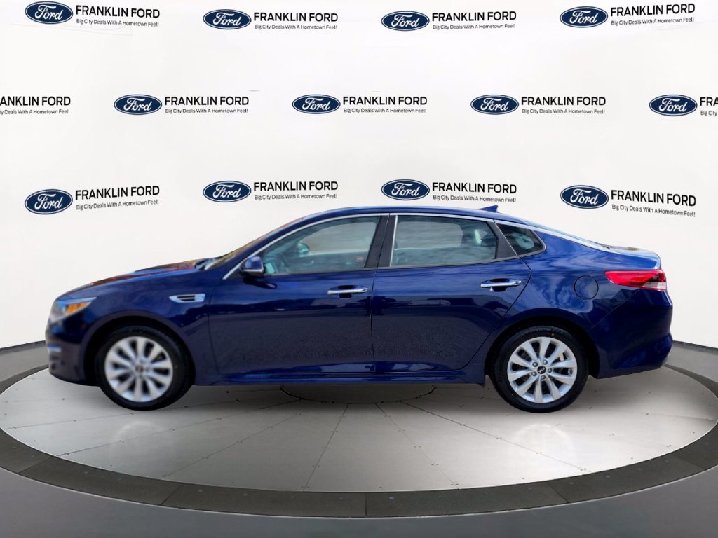 Used 2018 Kia Optima LX w/ 17" Alloy Wheels Package FWD image 2