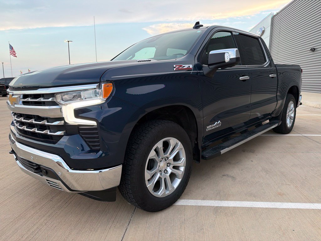 Used 2023 Chevrolet Silverado 1500 LTZ w/ LTZ Premium Package AWD/4WD image 7