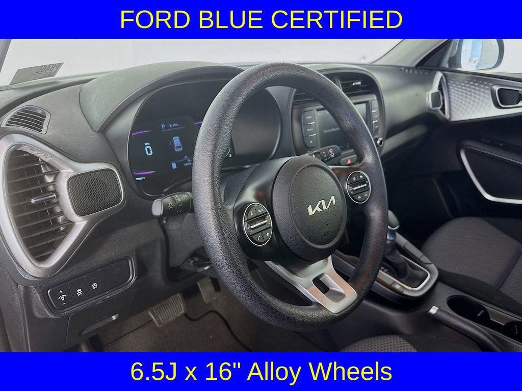 Used 2025 Kia Soul LX w/ LX Technology Package image 9