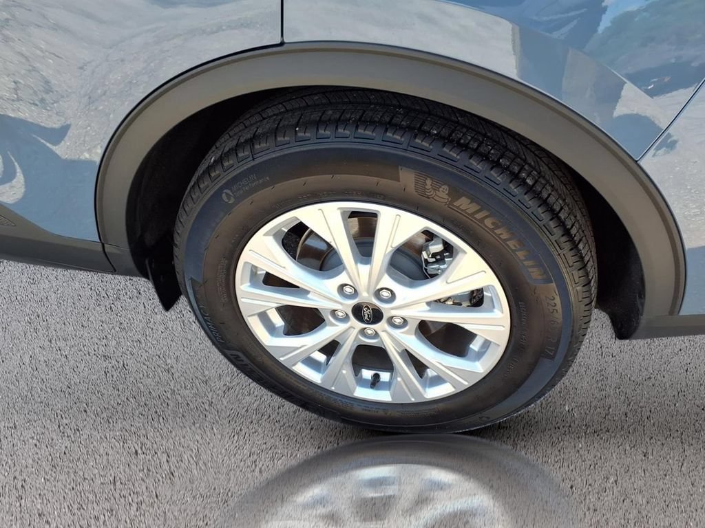 Certified 2025 Ford Escape Active w/ Cold Weather Package FWD image 30
