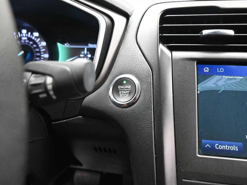 Certified 2020 Ford Fusion SE w/ Equipment Group 151A image 44