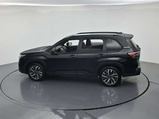 Used 2025 Subaru Forester Touring AWD/4WD image 38