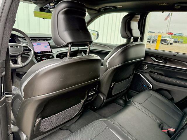 Used 2023 Jeep Grand Cherokee Overland w/ Luxury Tech Group IV image 12