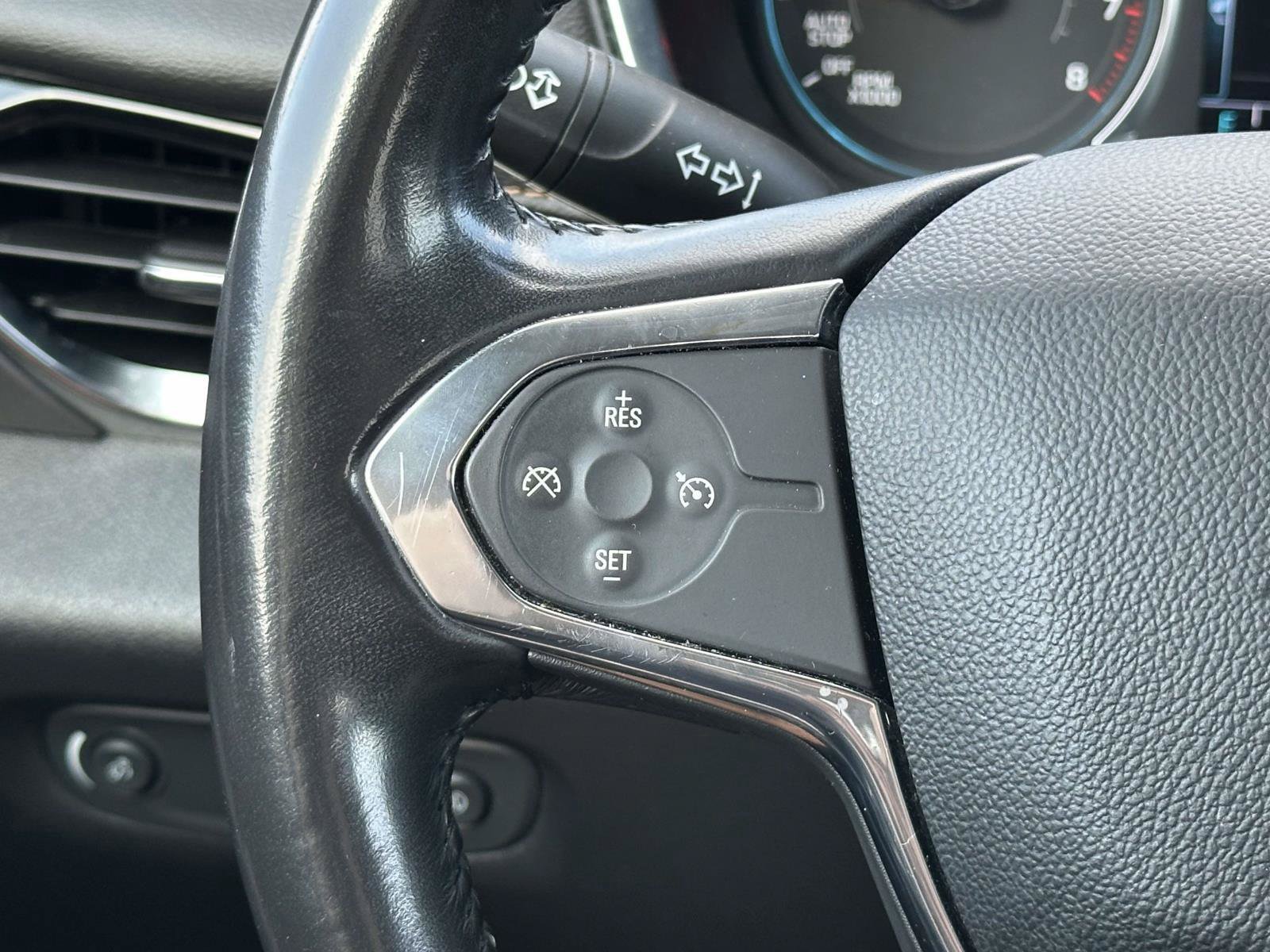 Used 2019 Chevrolet Traverse LT FWD image 23