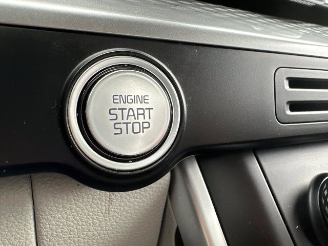 Used 2024 Kia Carnival LX FWD image 5